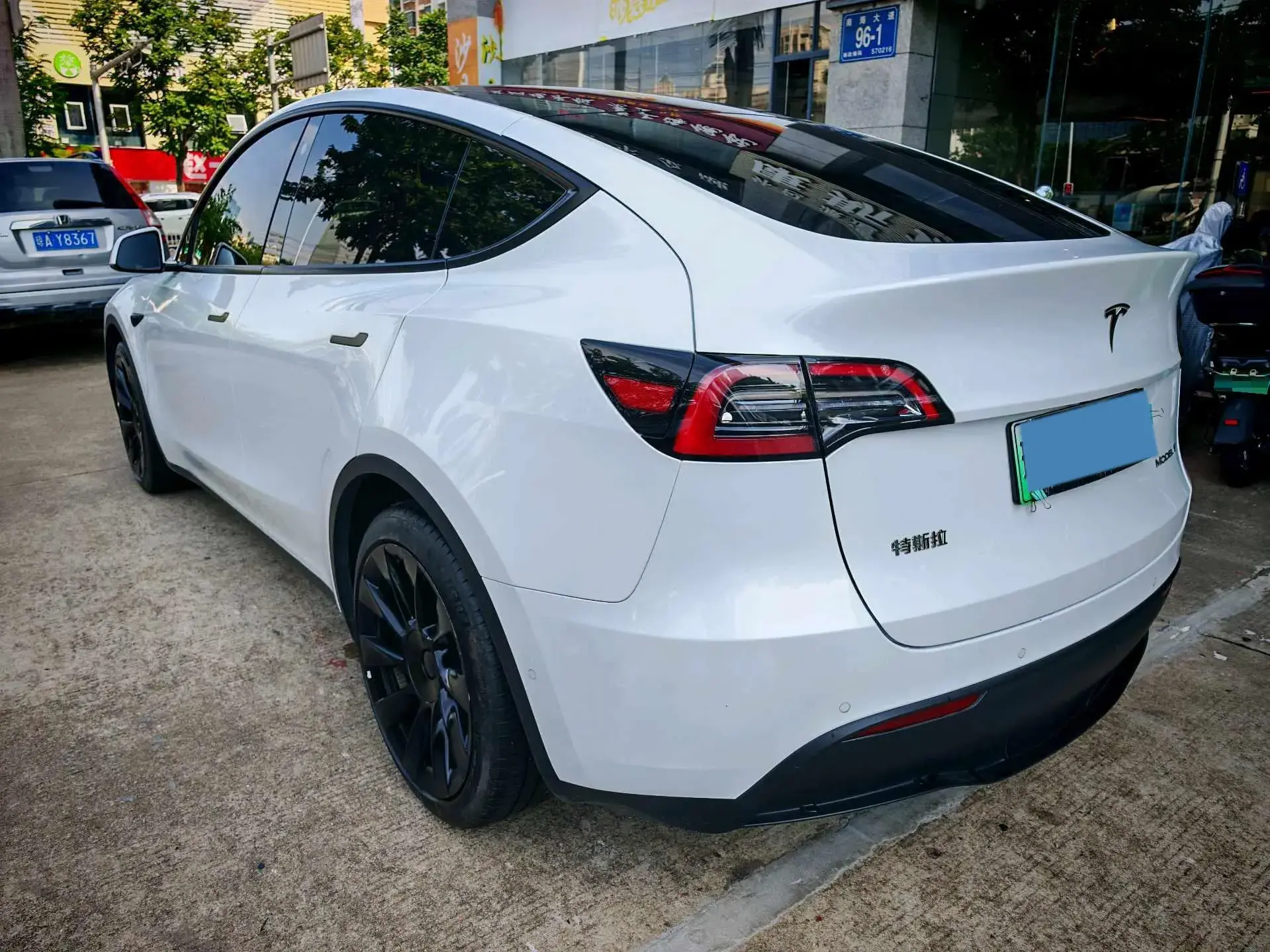 2022 TESLA MODEL thumbnail 4