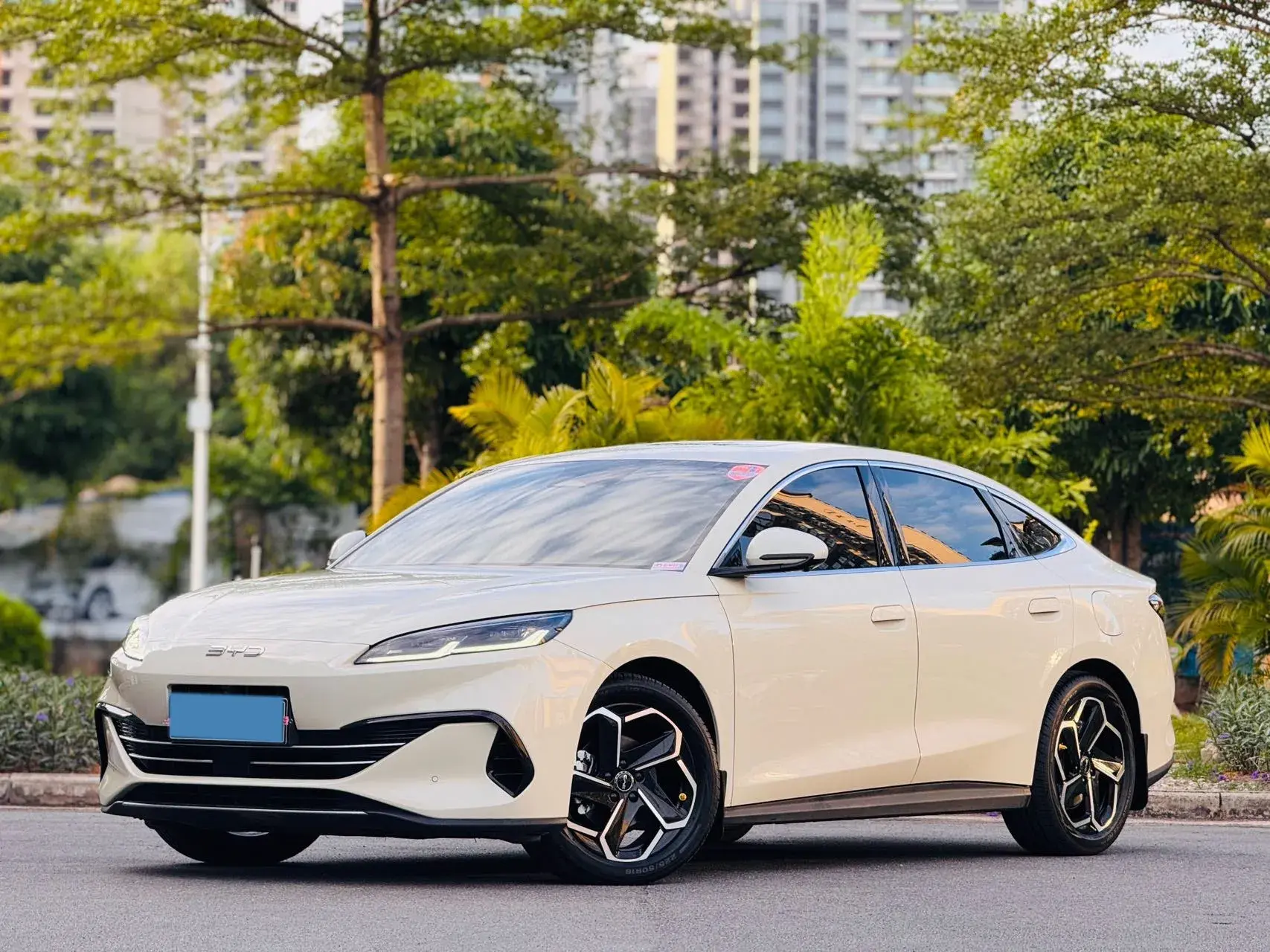 2024 BYD SEAL view 1