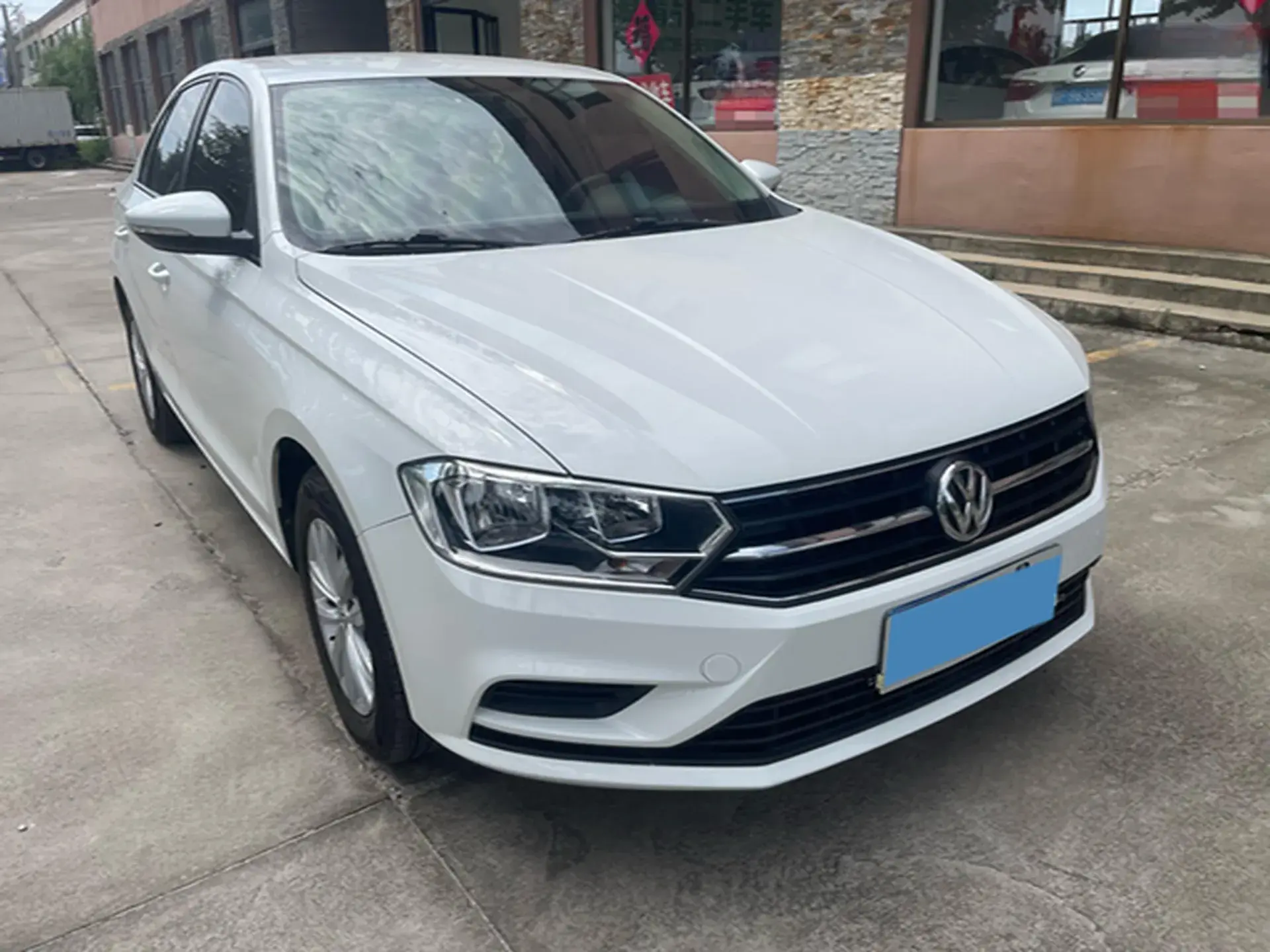 2018 VOLKSWAGEN BORA thumbnail 3