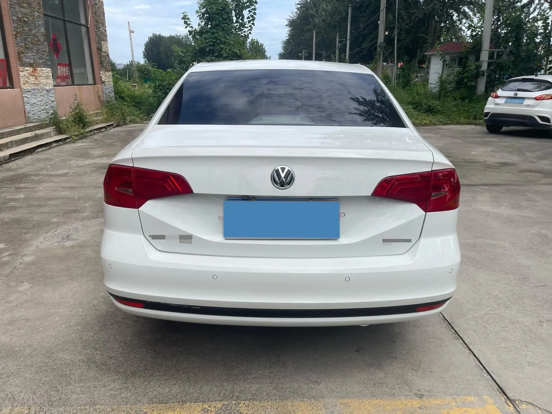 2018 VOLKSWAGEN BORA thumbnail 4