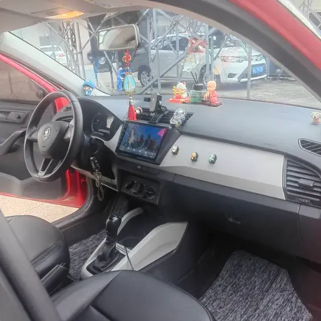 2017 SKODA FABIA thumbnail 4