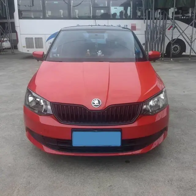 2017 SKODA FABIA thumbnail 2