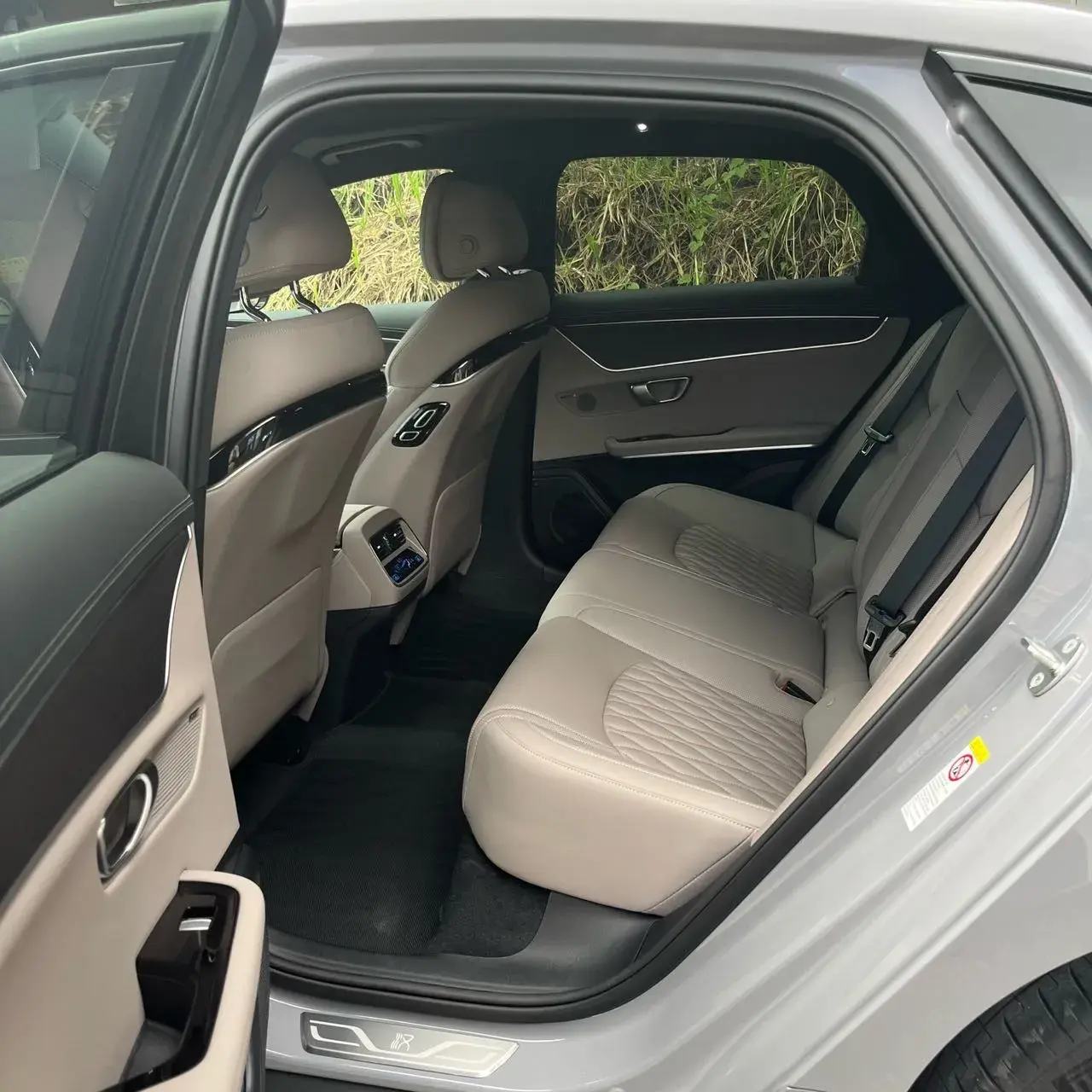 2025 BYD HAN thumbnail 3