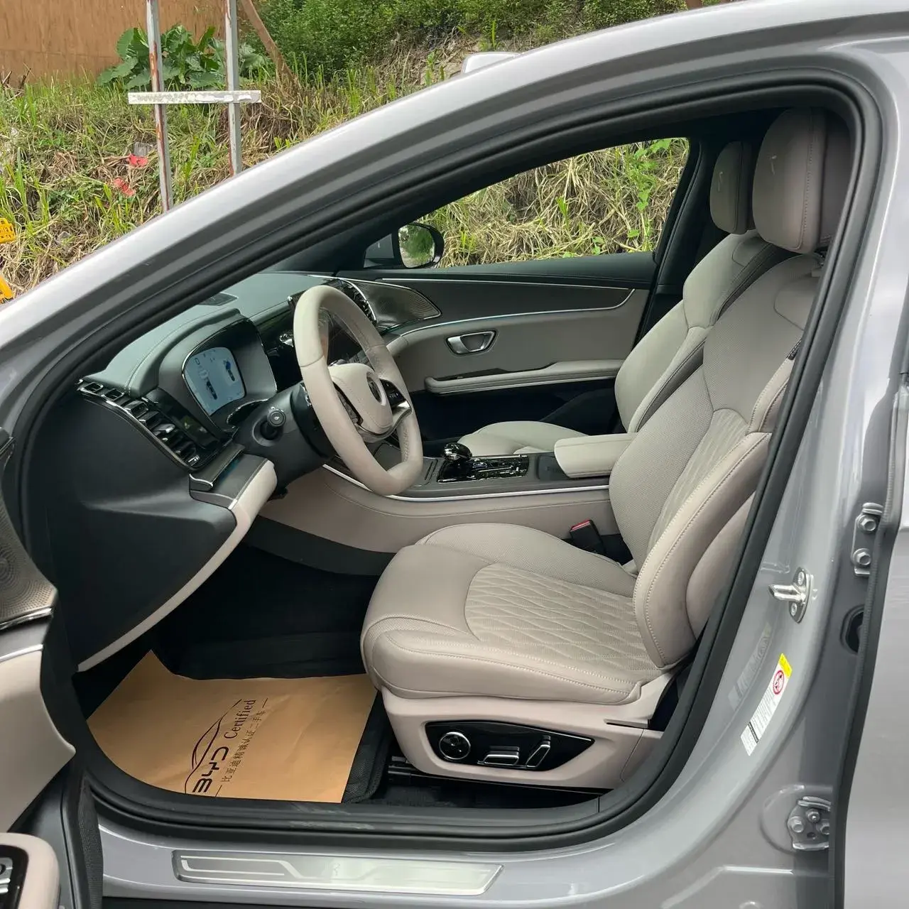 2025 BYD HAN thumbnail 2