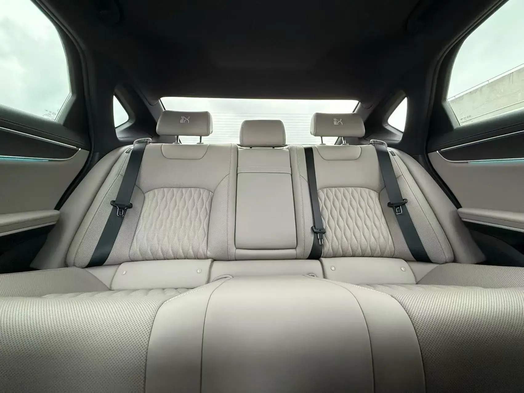 2025 BYD HAN thumbnail 4