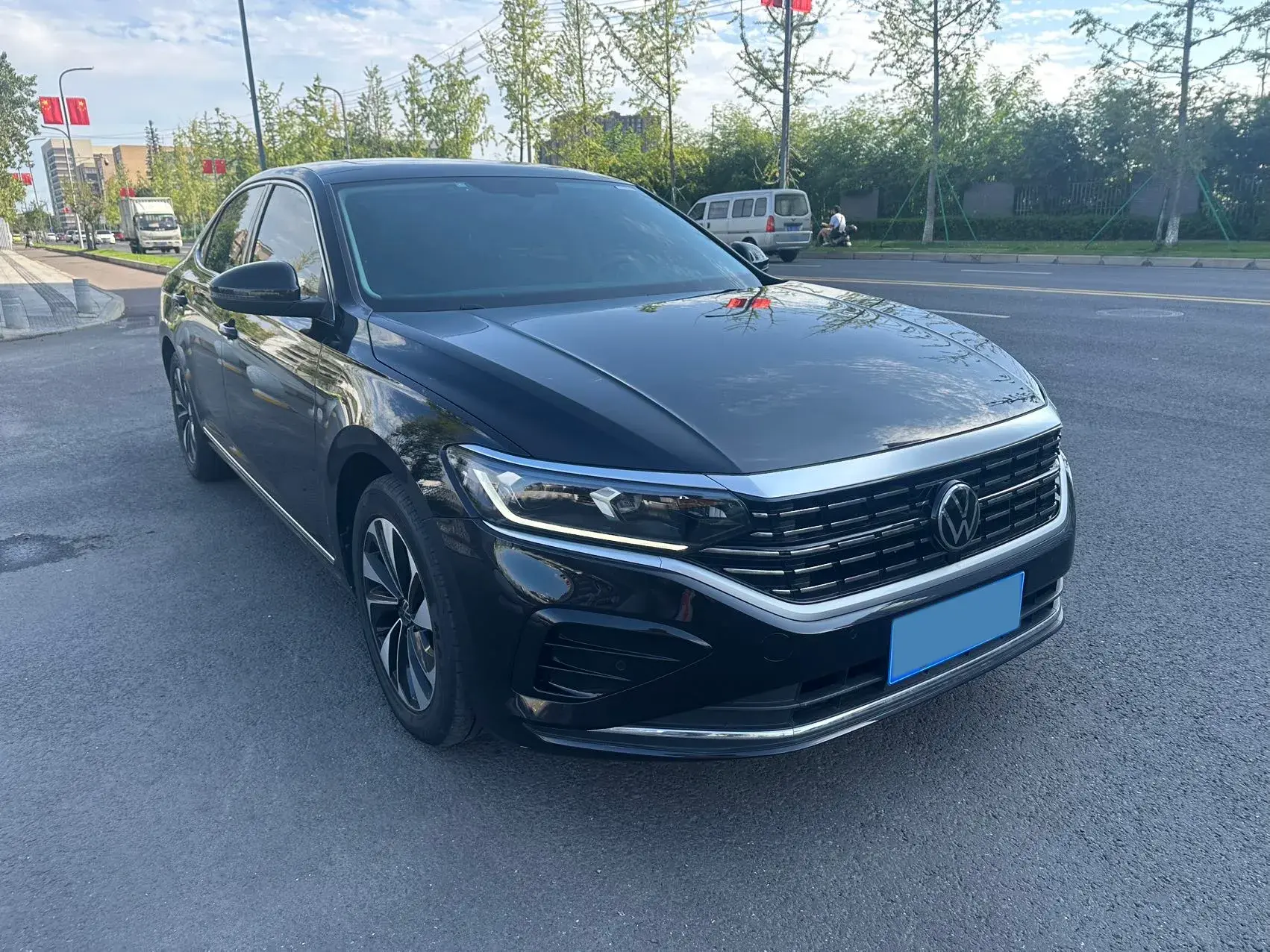 2023 VOLKSWAGEN PASSAT thumbnail 2