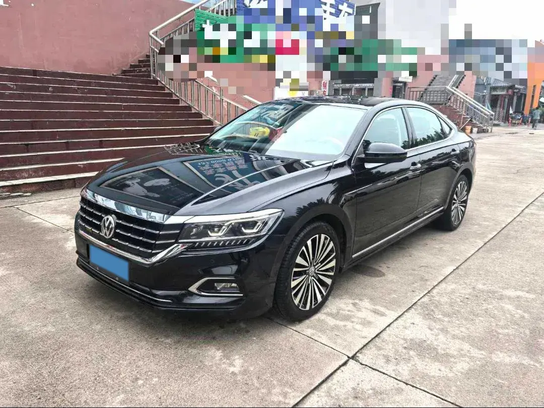 2020 VOLKSWAGEN PASSAT view 1