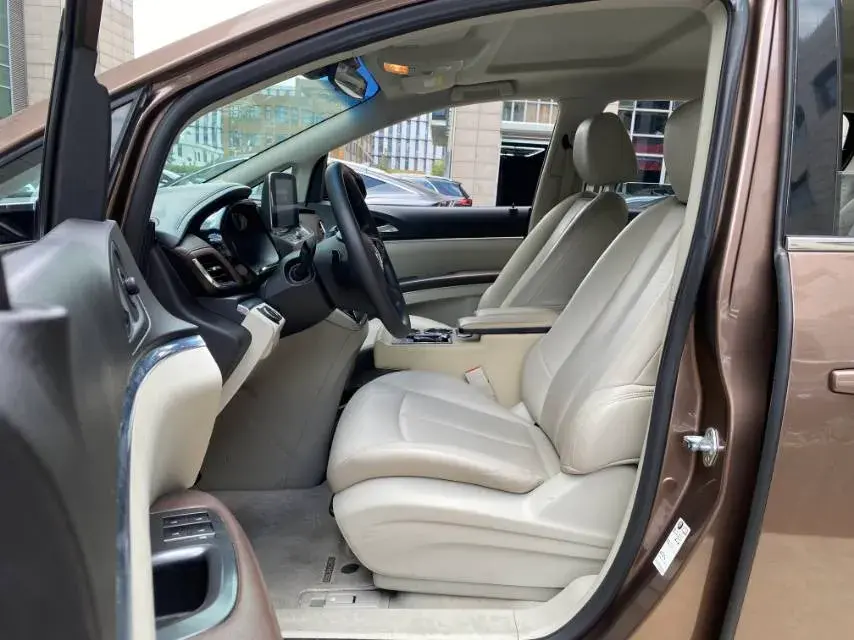 2021 BUICK GL8 thumbnail 4