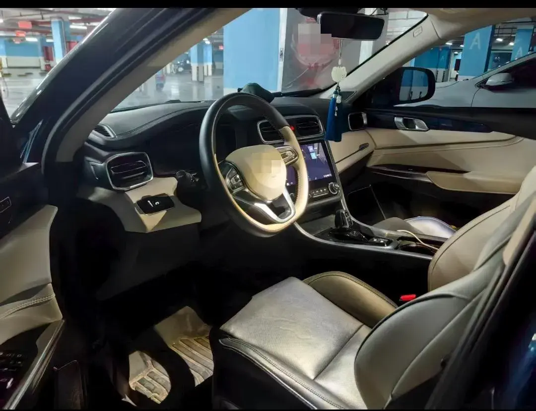 2019 LYNK&CO 01 thumbnail 3