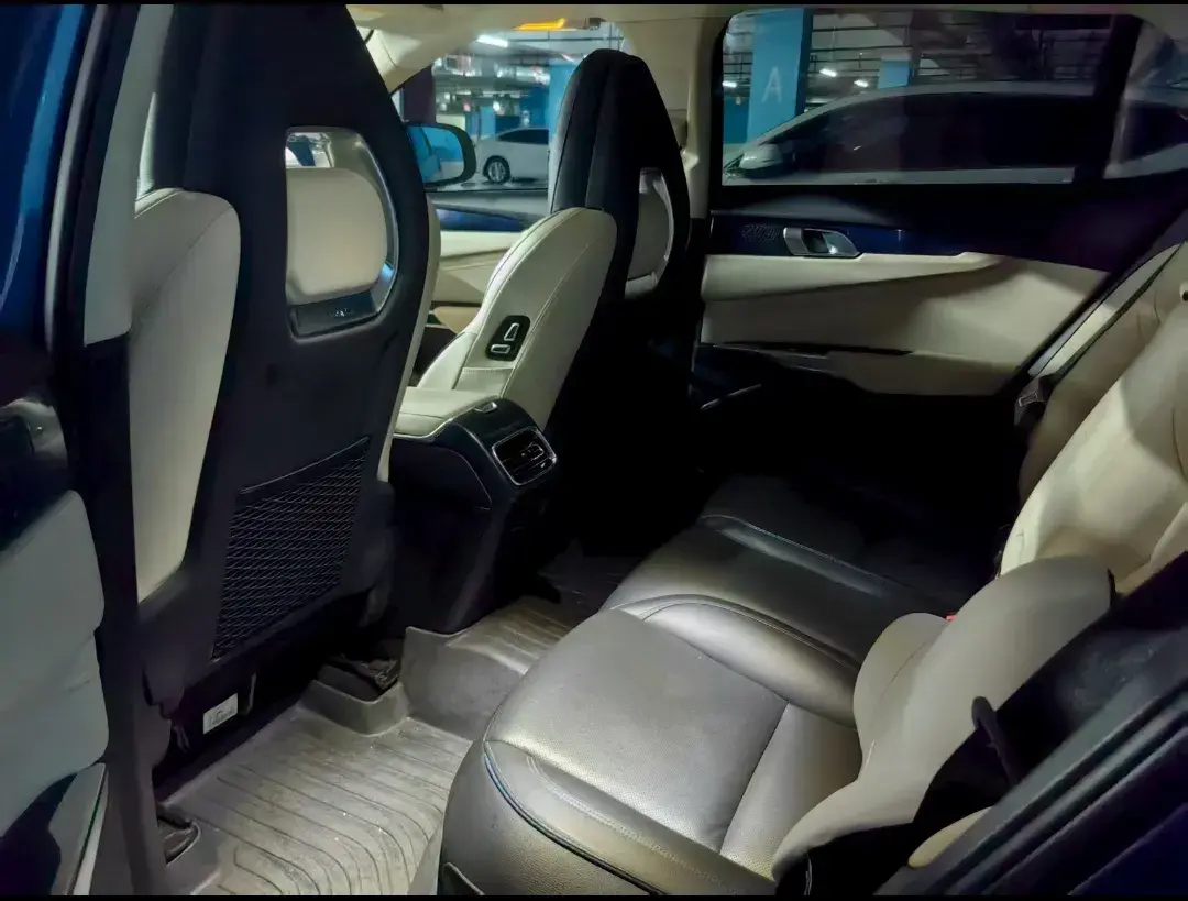 2019 LYNK&CO 01 thumbnail 4