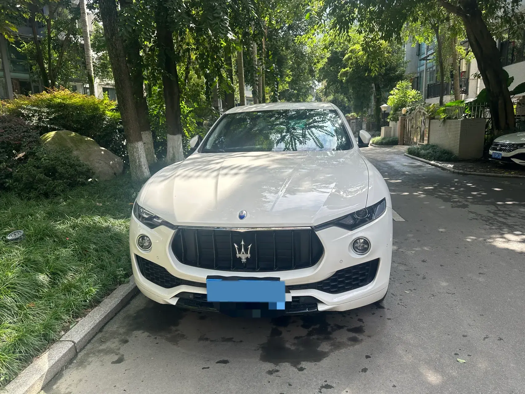 2018 MASERATI LEVANTE thumbnail 2