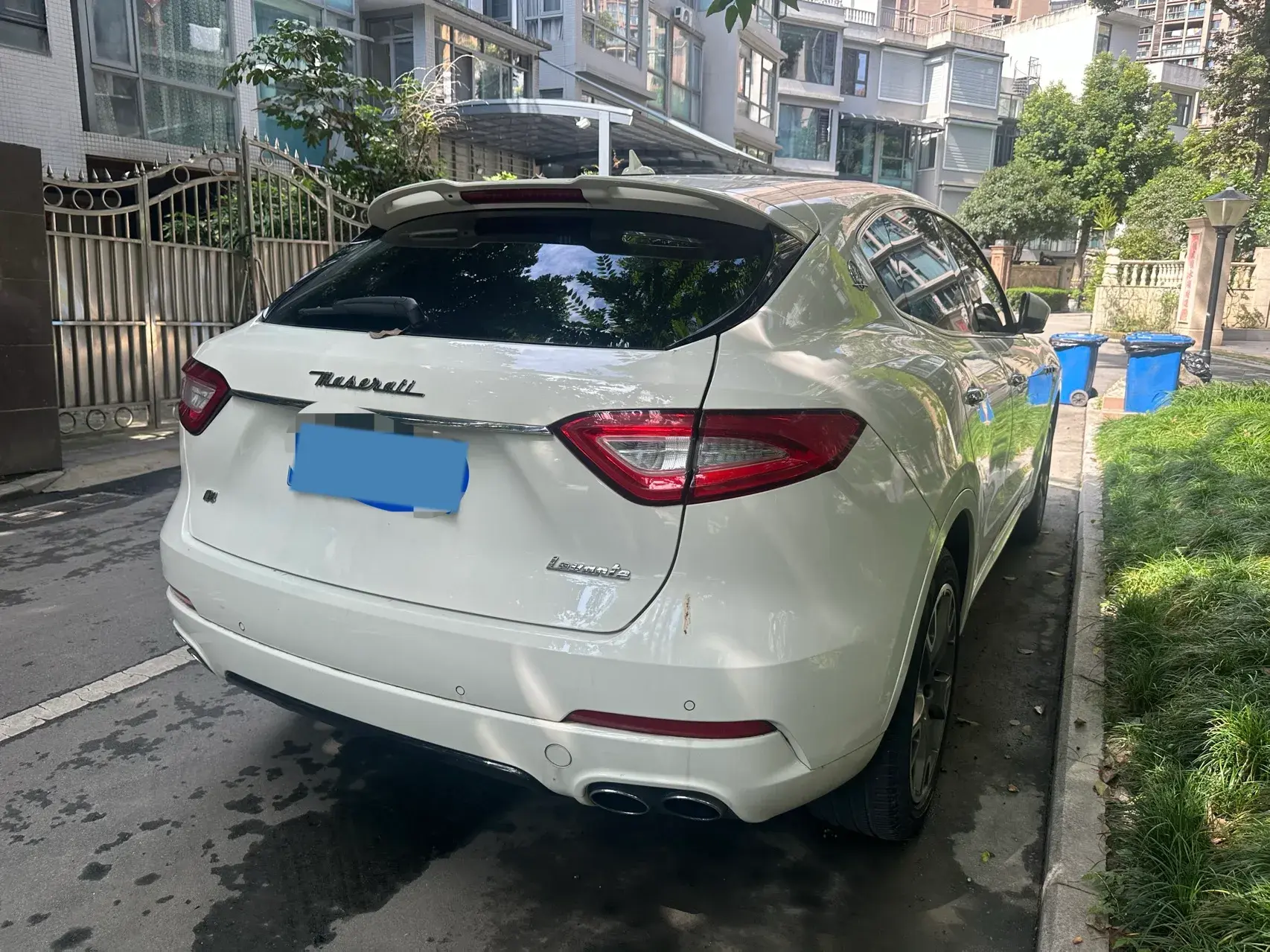 2018 MASERATI LEVANTE thumbnail 3
