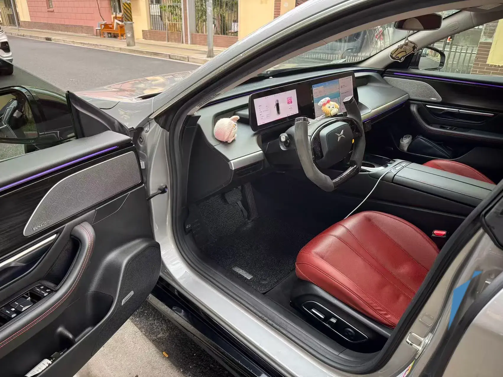 2022 XPENG P7 thumbnail 4