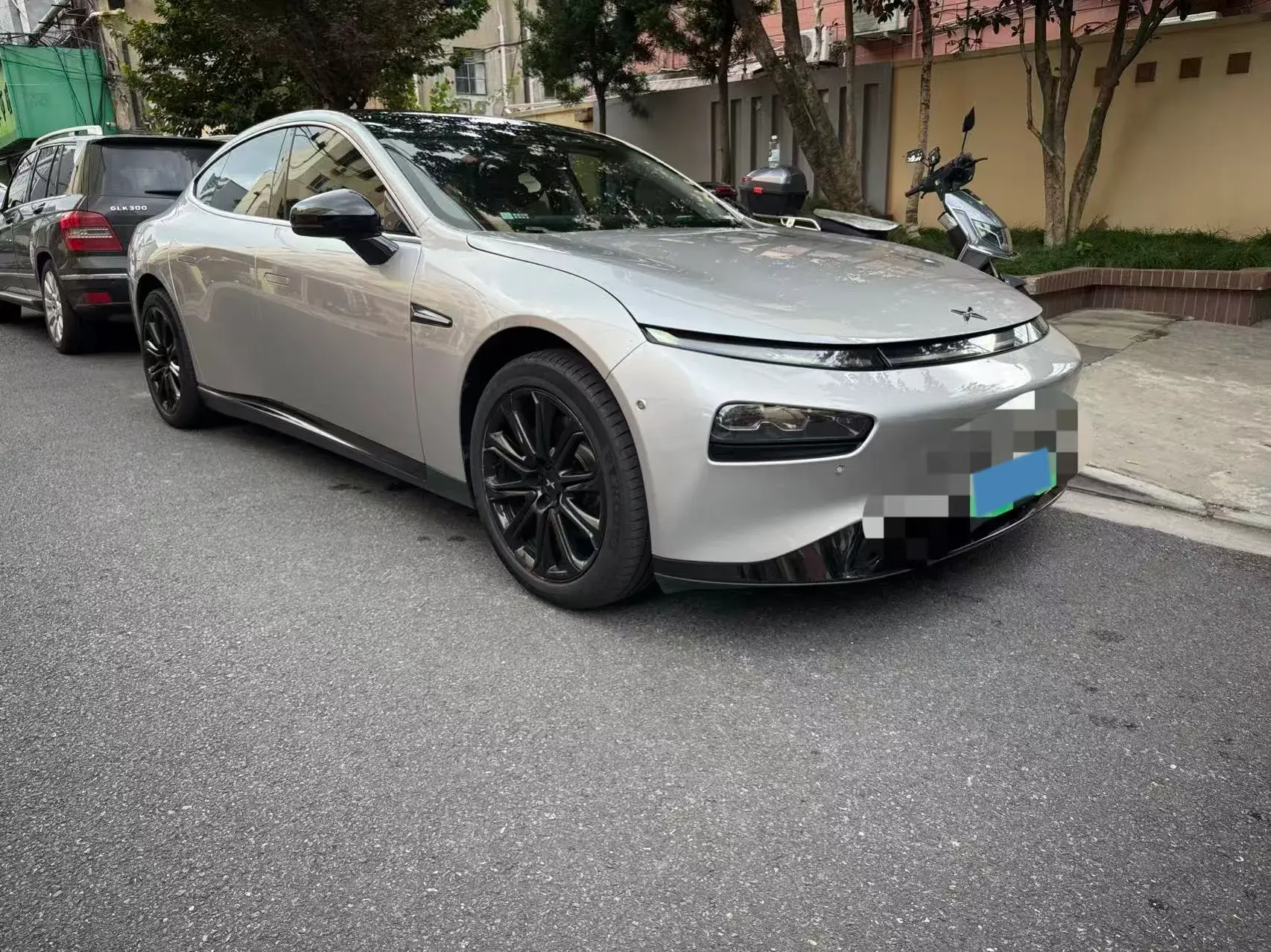 2022 XPENG P7 thumbnail 3