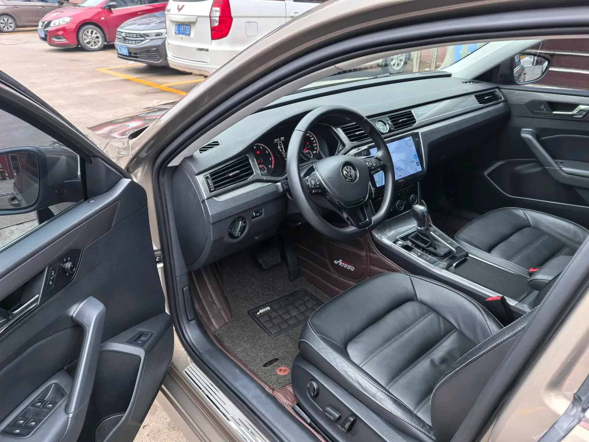 2017 VOLKSWAGEN PASSAT thumbnail 4