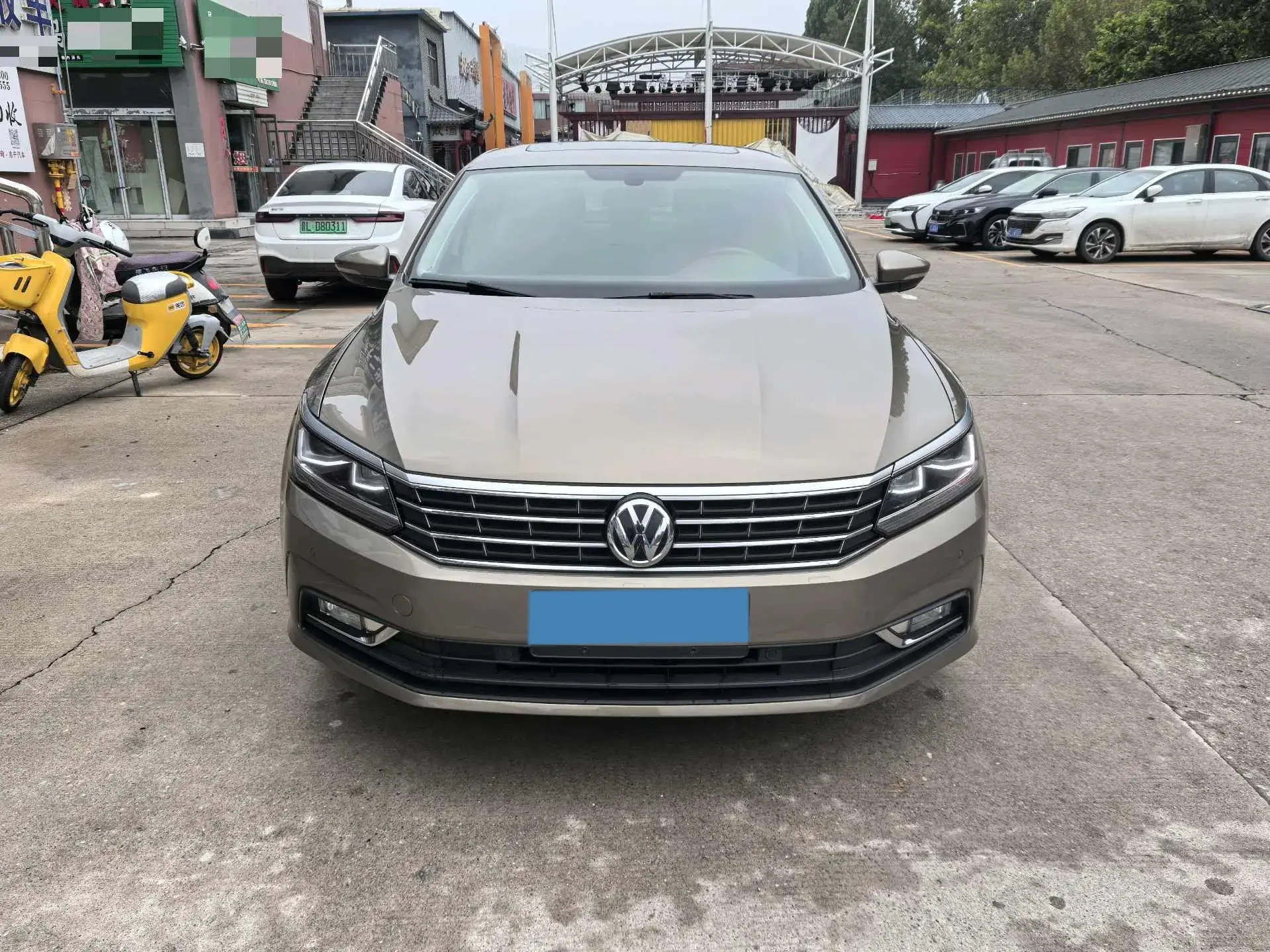 2017 VOLKSWAGEN PASSAT thumbnail 2