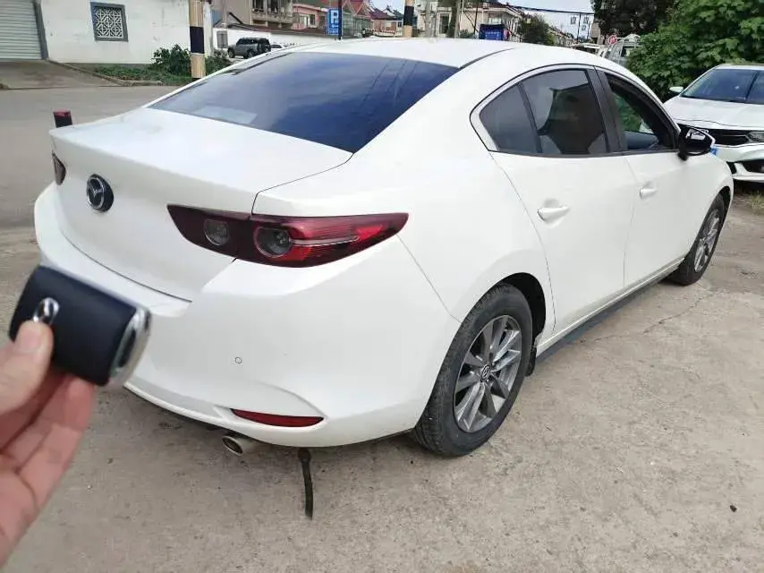 2020 MAZDA 3 thumbnail 3