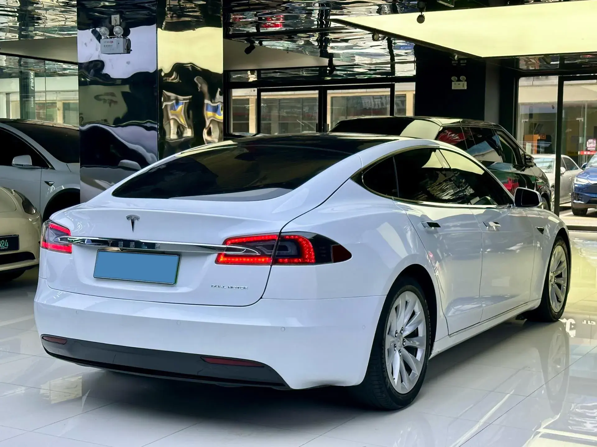 2021 TESLA MODEL thumbnail 2