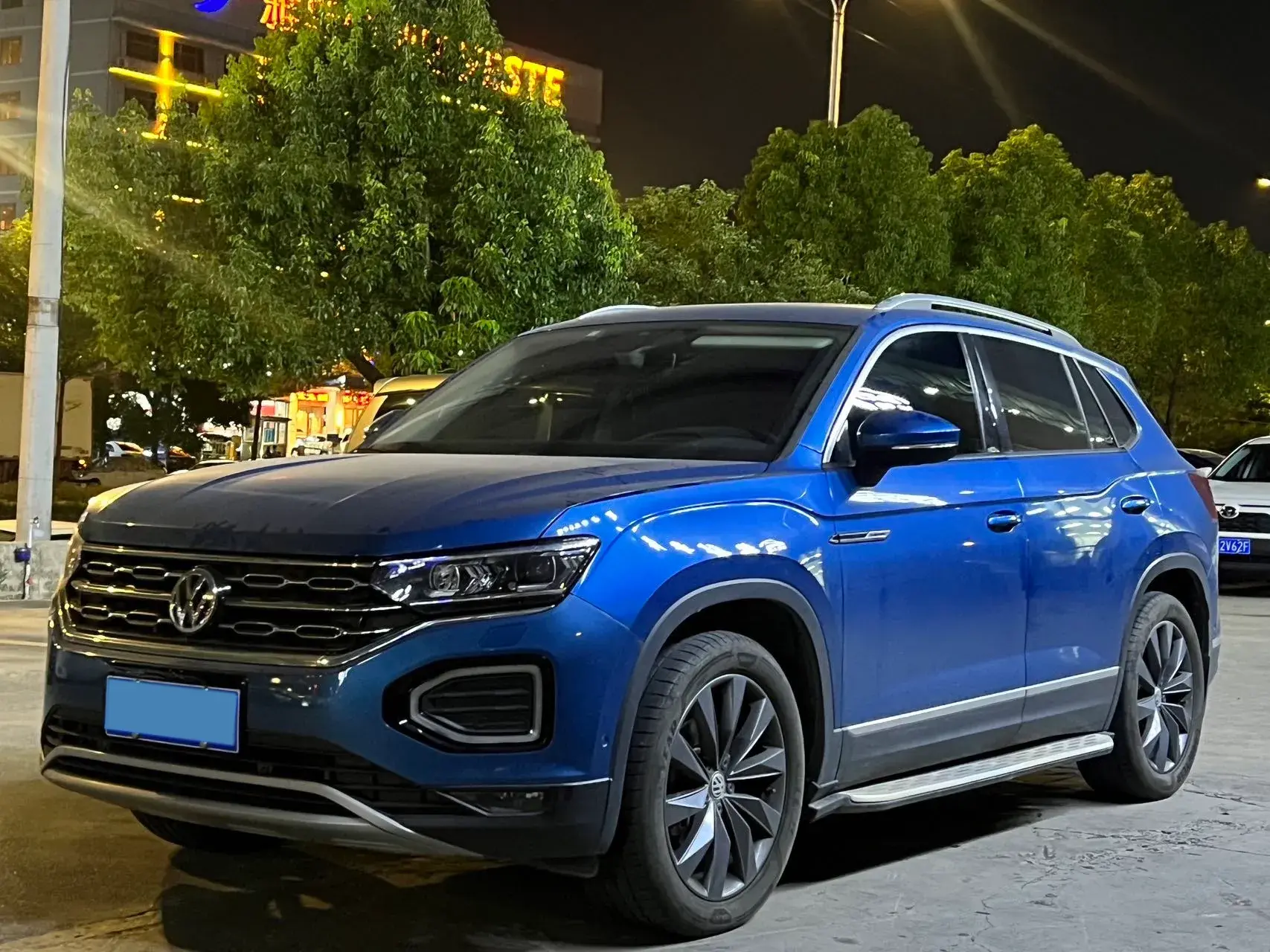 2019 VOLKSWAGEN TAYRON view 1