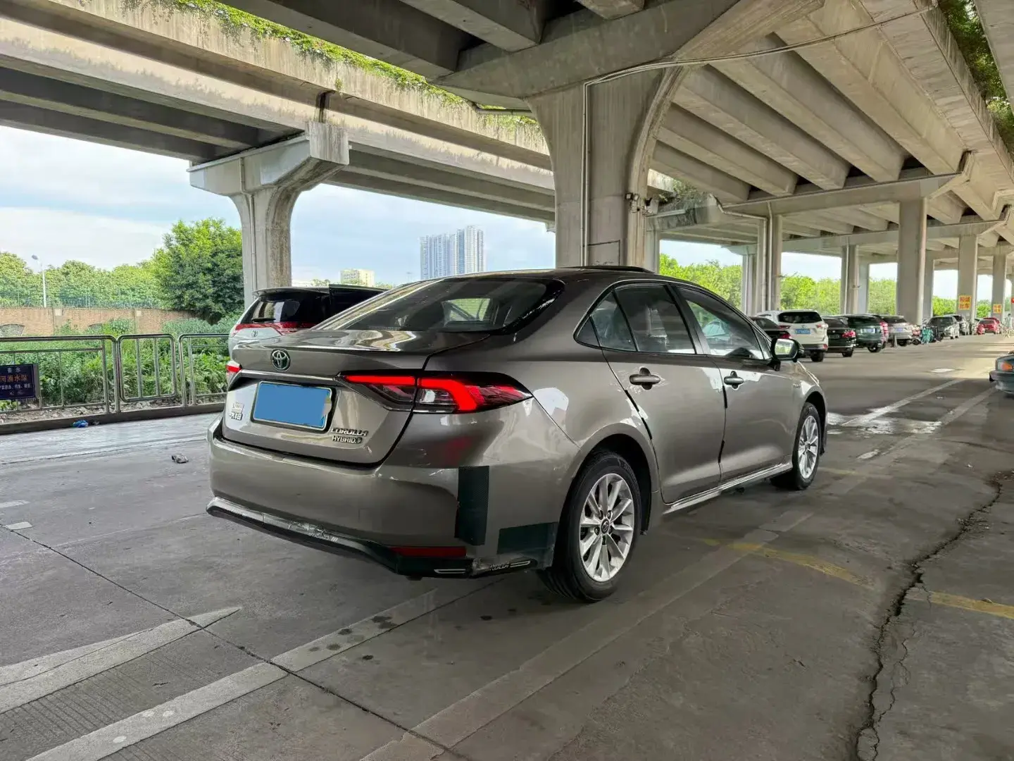 2019 TOYOTA COROLLA thumbnail 3