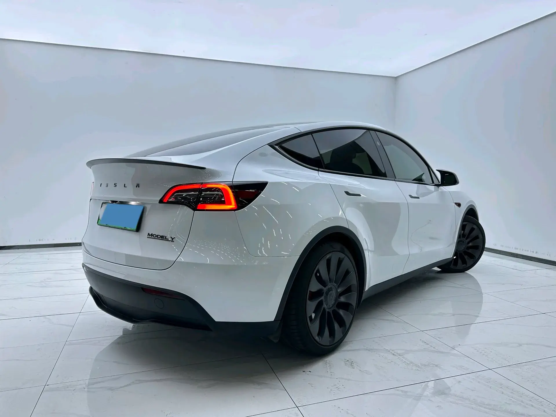 2024 TESLA MODEL thumbnail 4