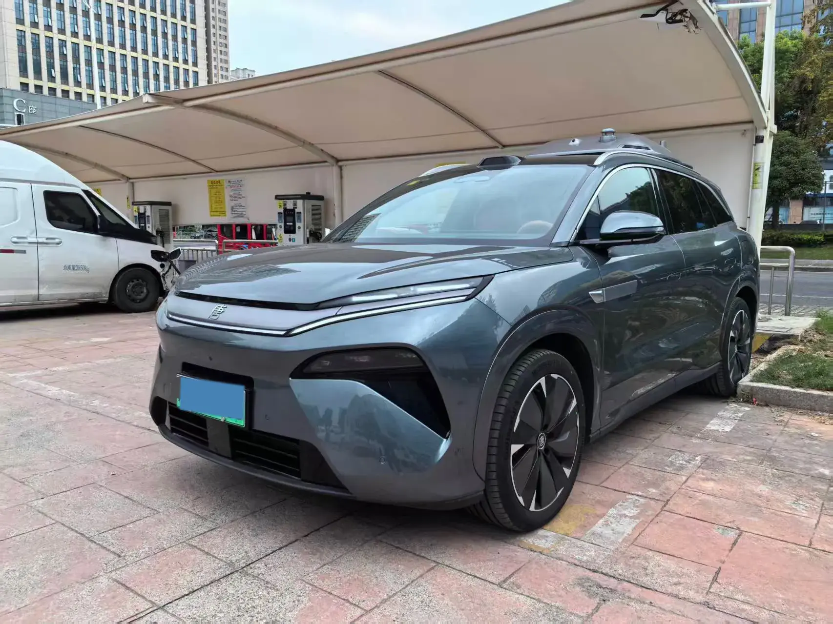 2025 BYD TANGL view 1