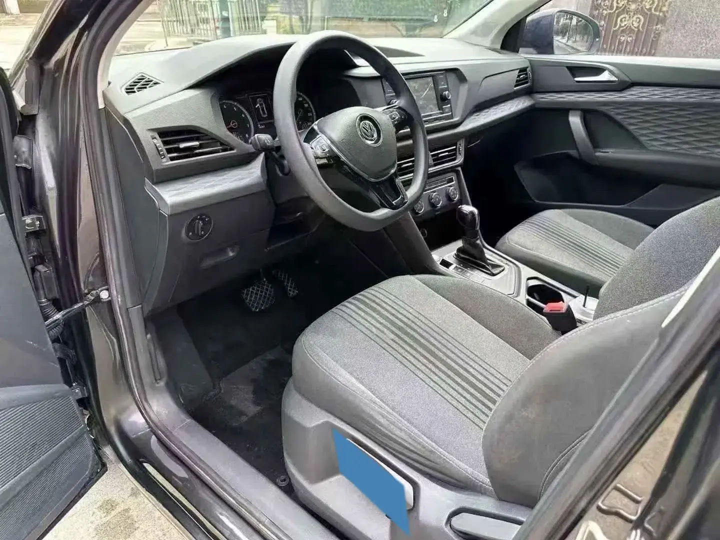 2020 VOLKSWAGEN THARU thumbnail 4