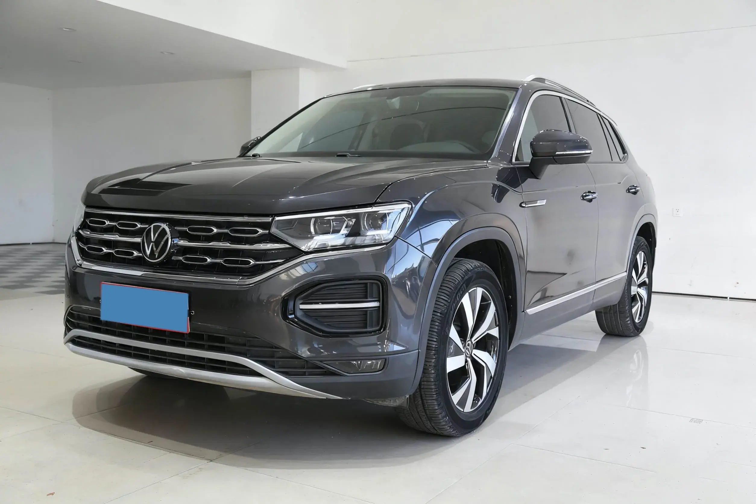 2022 VOLKSWAGEN TAYRON view 1