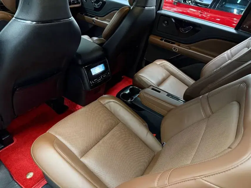 2023 LINCOLN AVIATOR thumbnail 3