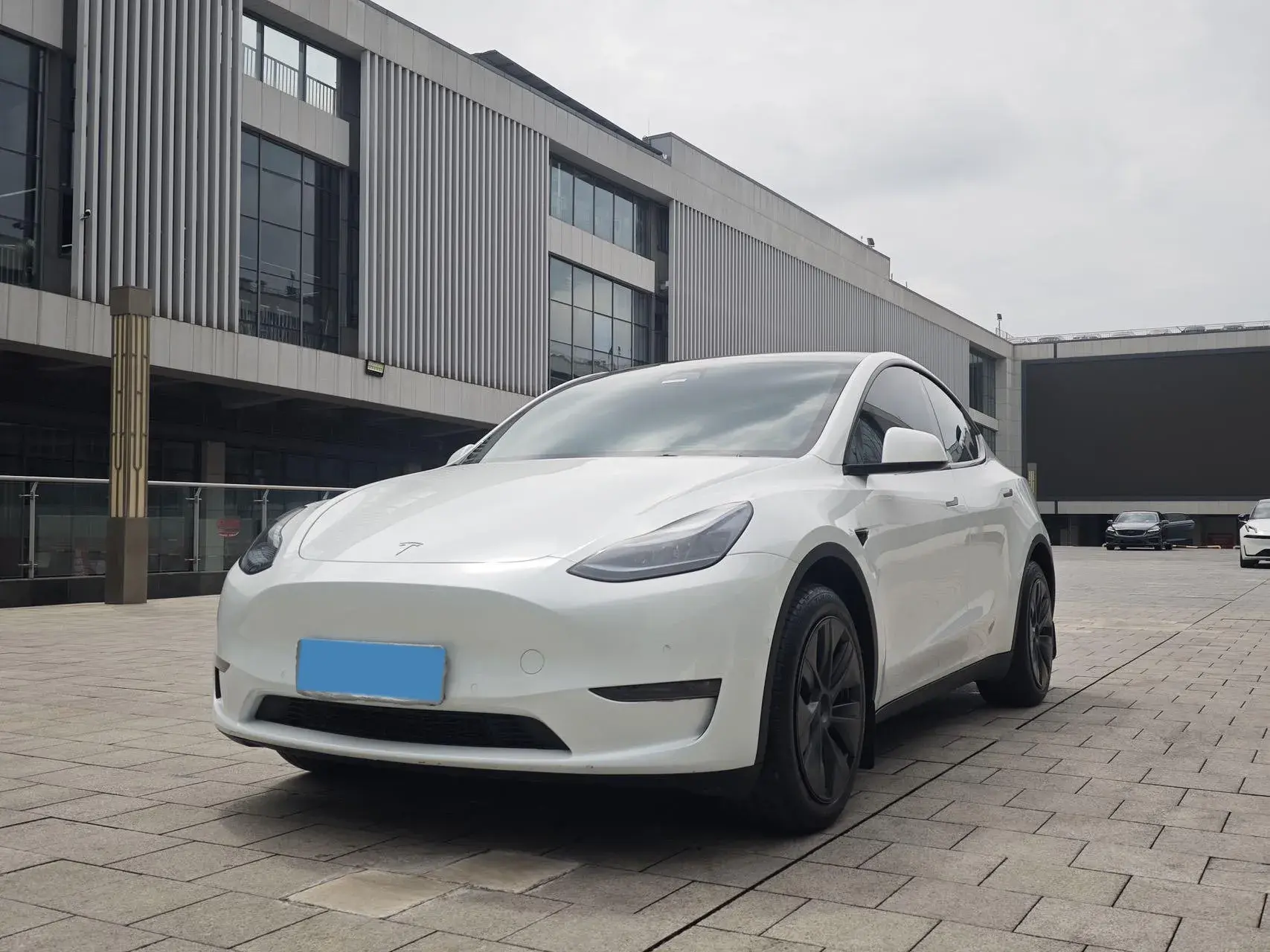 2023 TESLA MODEL view 1