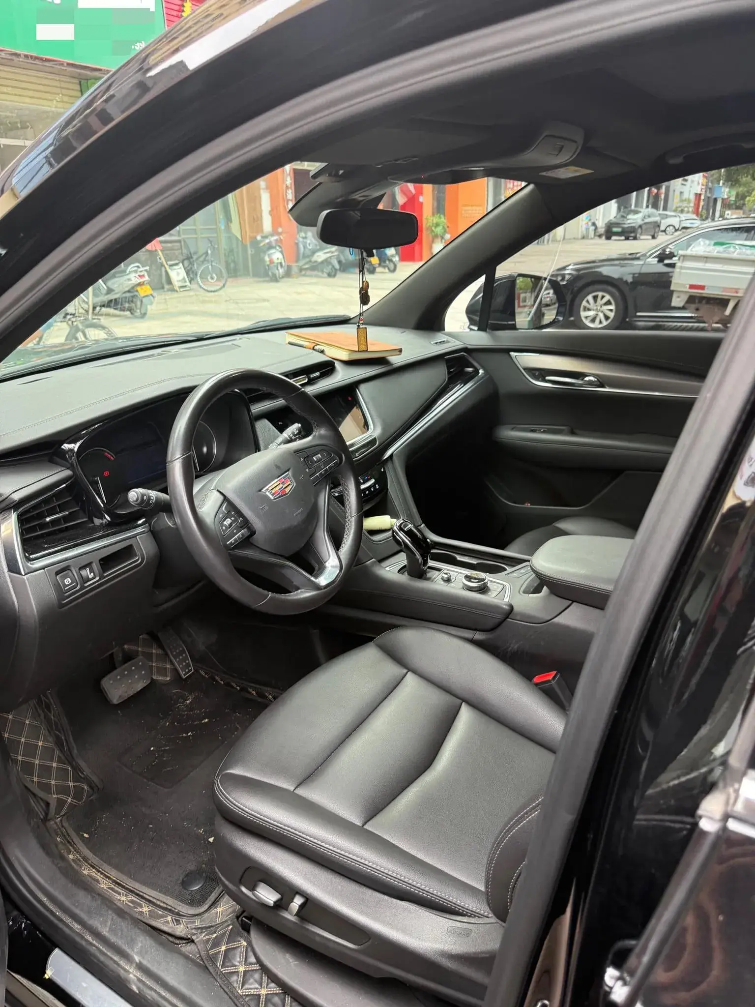 2022 CADILLAC XT6 thumbnail 3