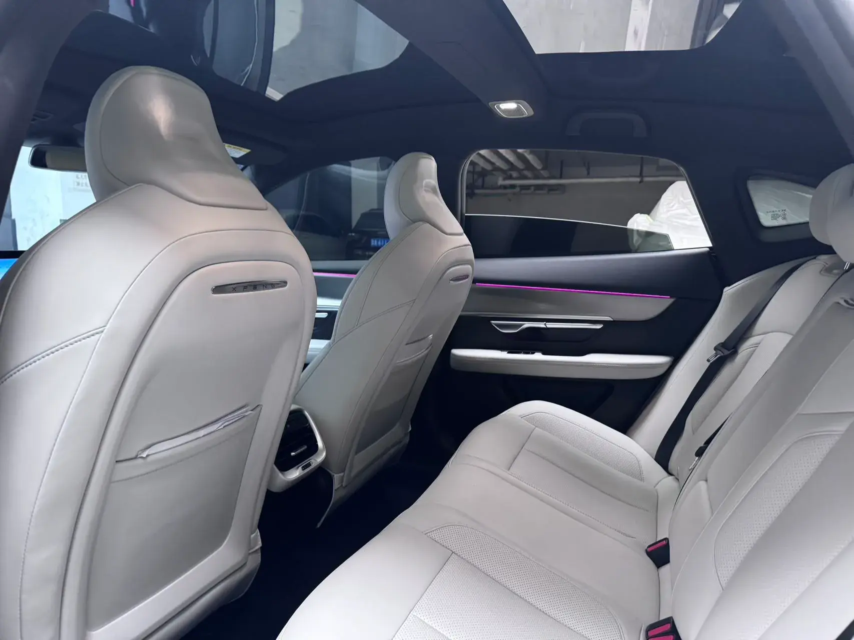 2024 XPENG P7 thumbnail 4