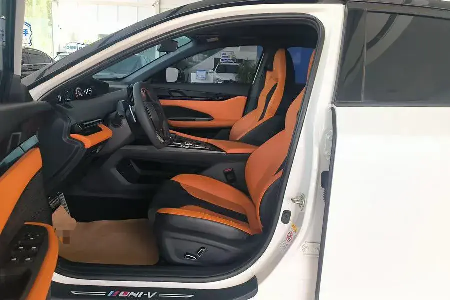 2023 CHANGAN UNI-V thumbnail 4