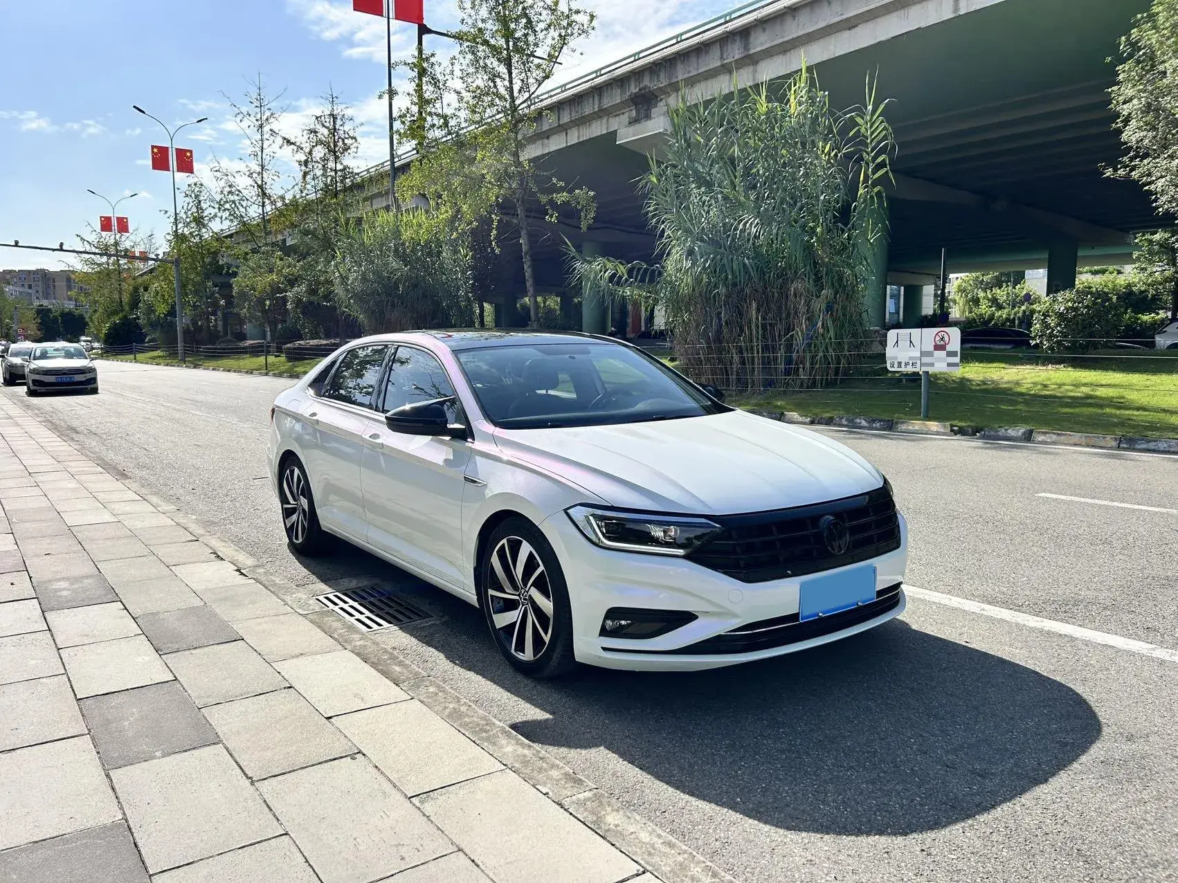 2021 VOLKSWAGEN SAGITAR thumbnail 3