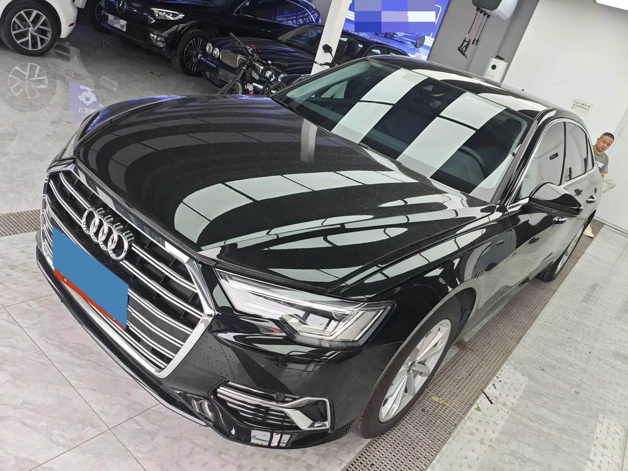 2023 AUDI A6L view 1