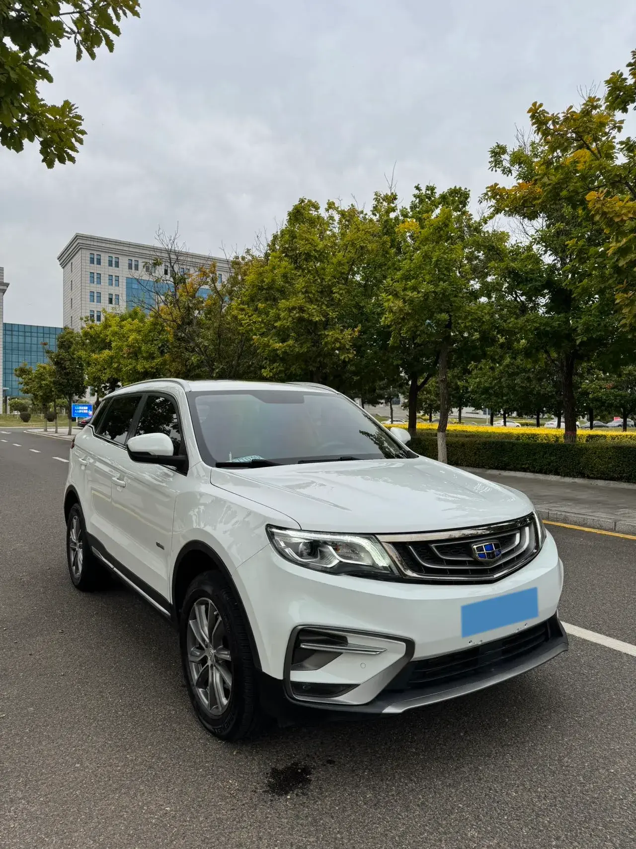 2018 GEELY AZKARRA thumbnail 3