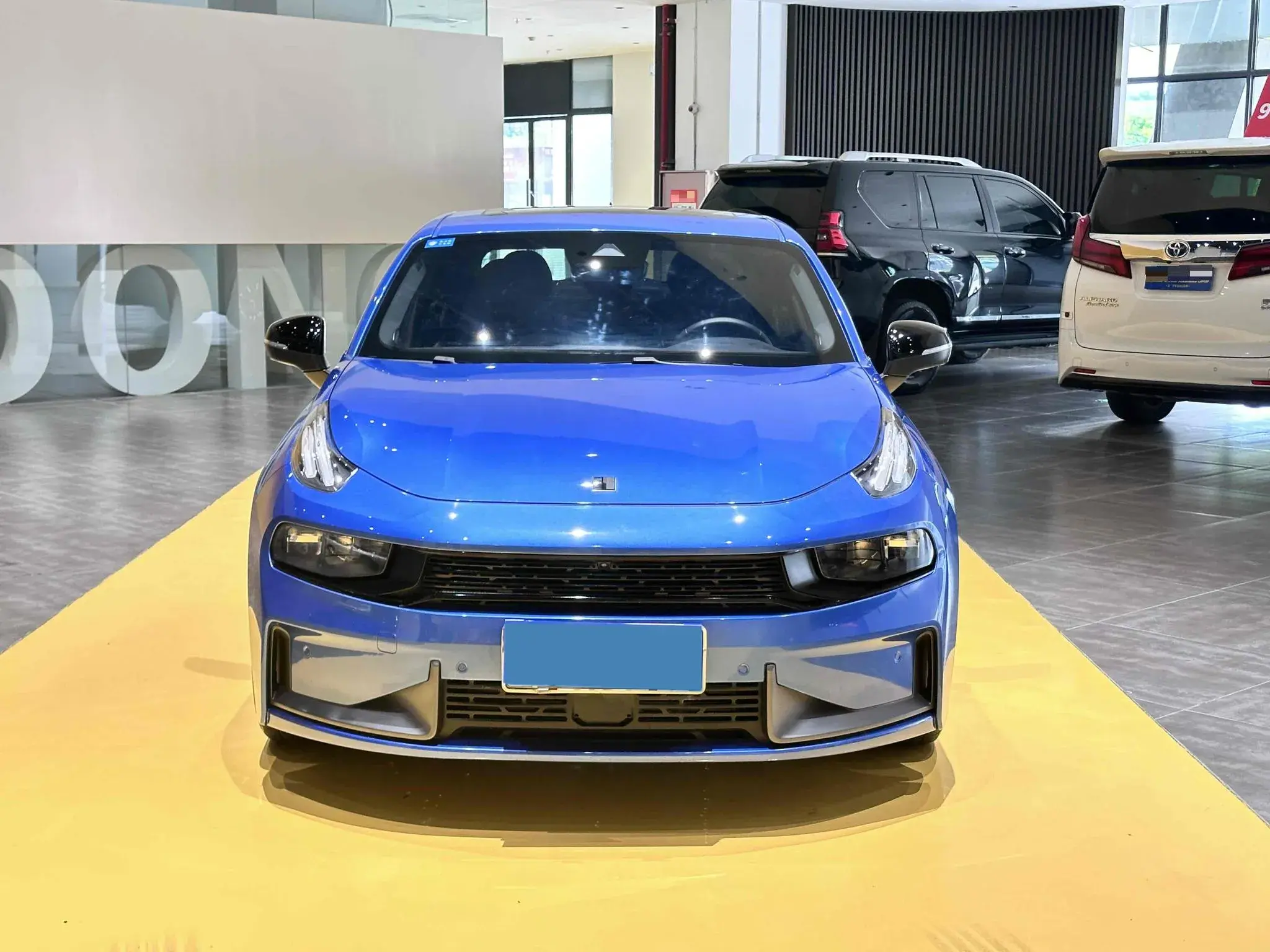 2020 LYNK&CO 03 thumbnail 3