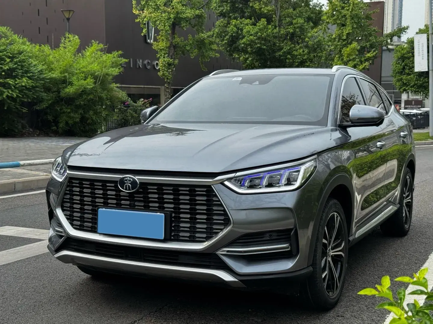 2020 BYD SONG view 1