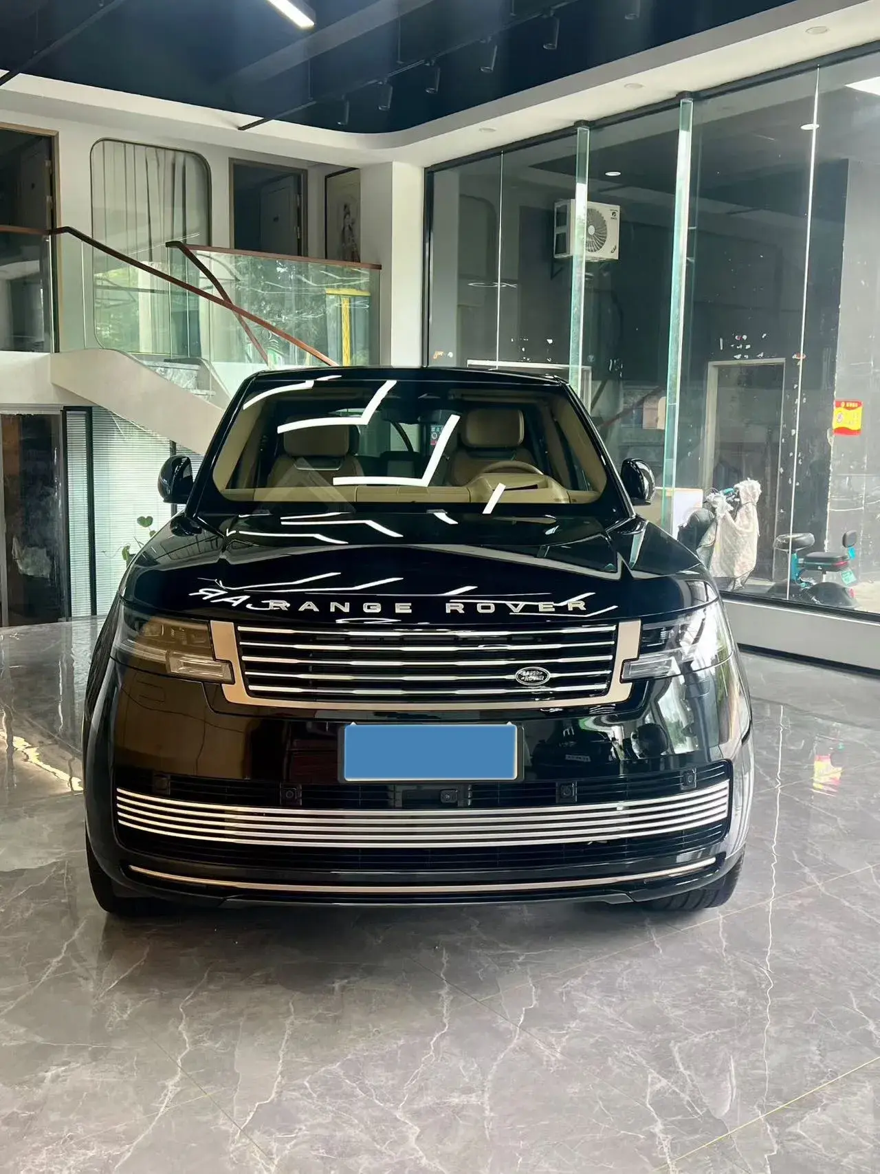 2024 LAND ROVER thumbnail 2