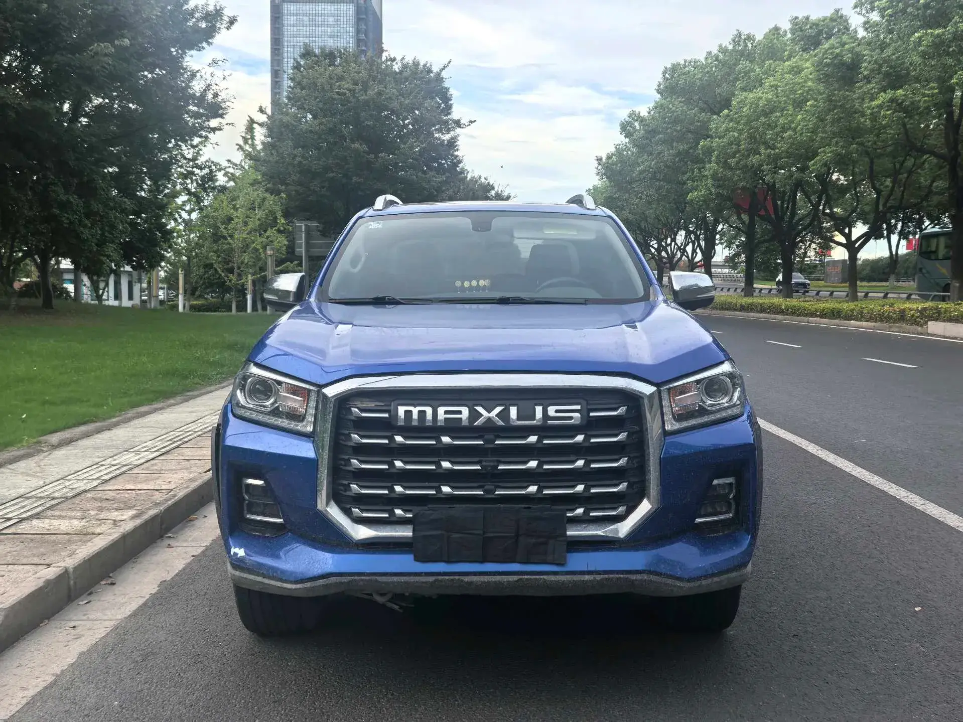 2021 MAXUS T70 thumbnail 2