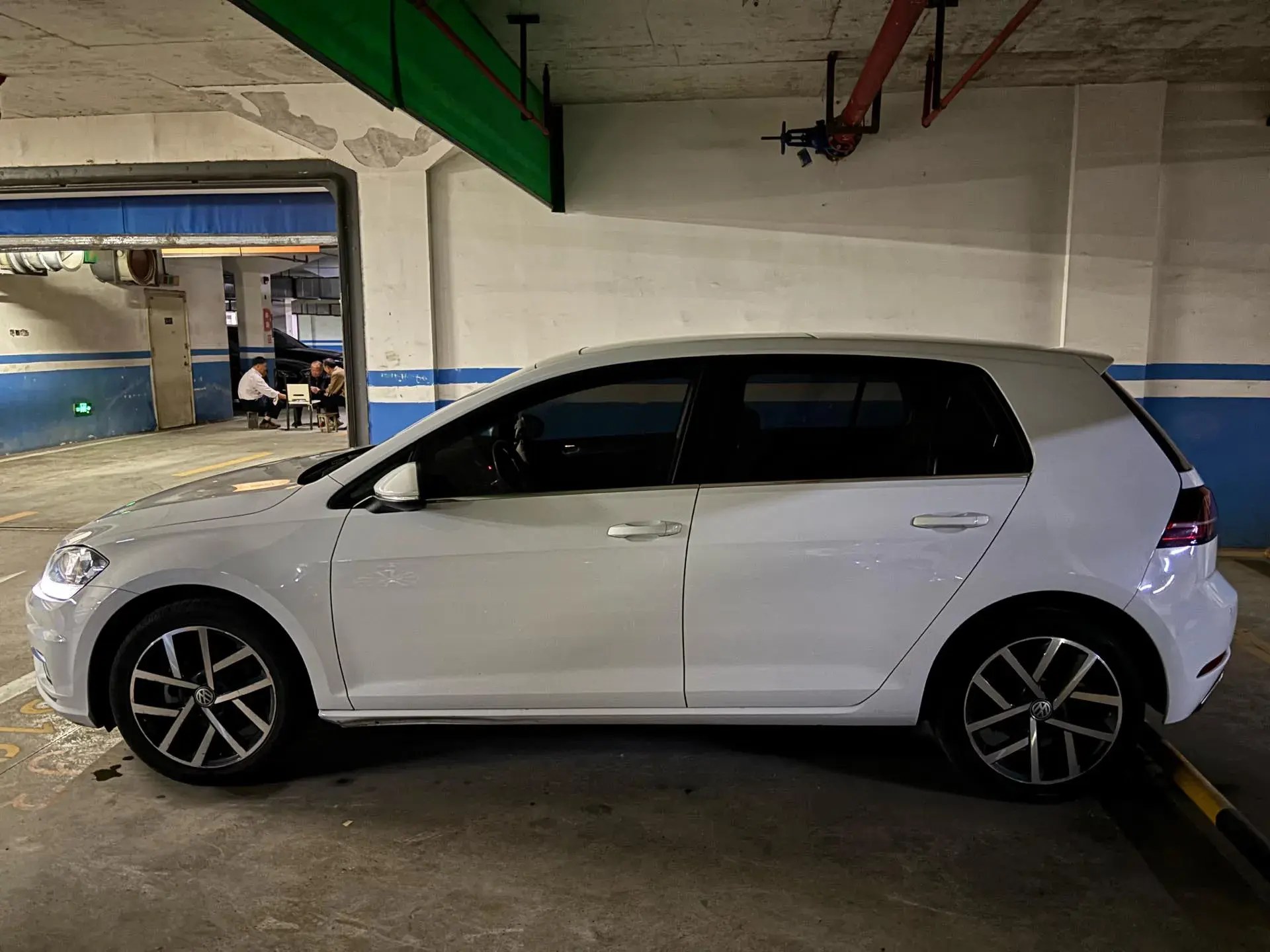 2018 VOLKSWAGEN GOLF thumbnail 3