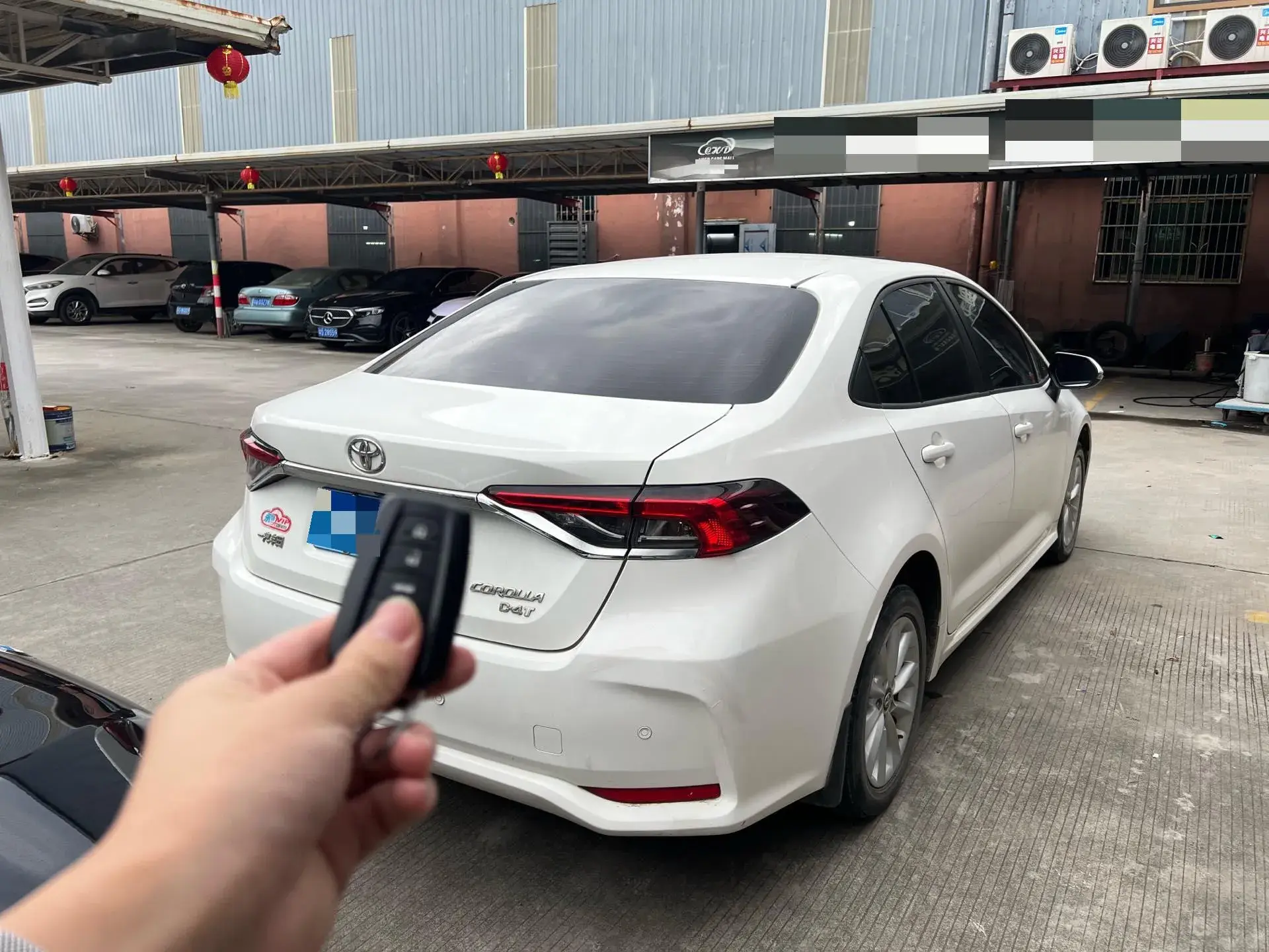 2021 TOYOTA COROLLA thumbnail 2