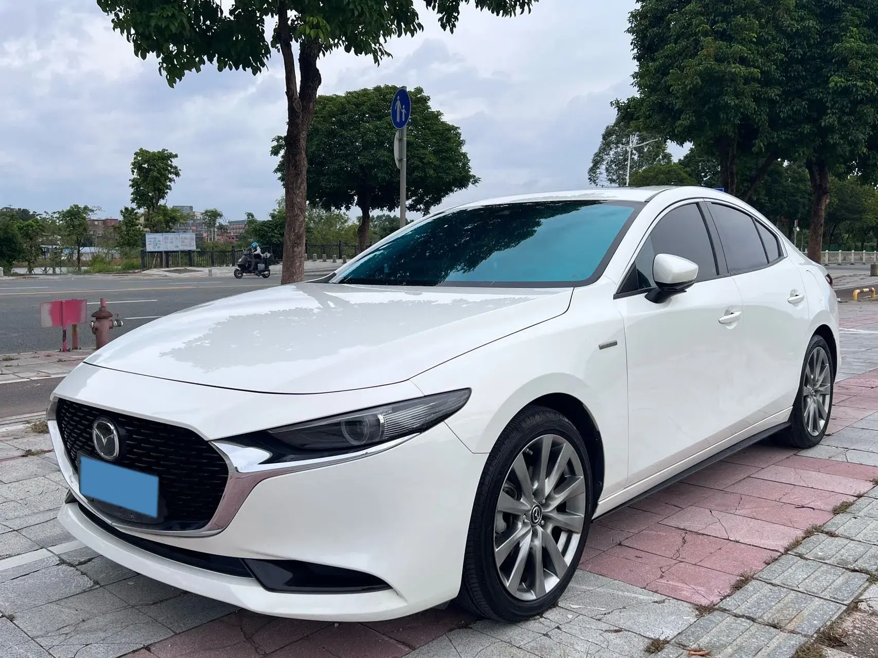2021 MAZDA 3 view 1