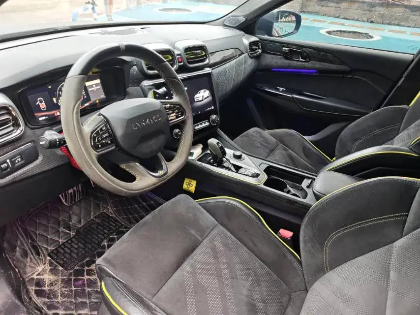 2020 LYNK&CO 03 thumbnail 4