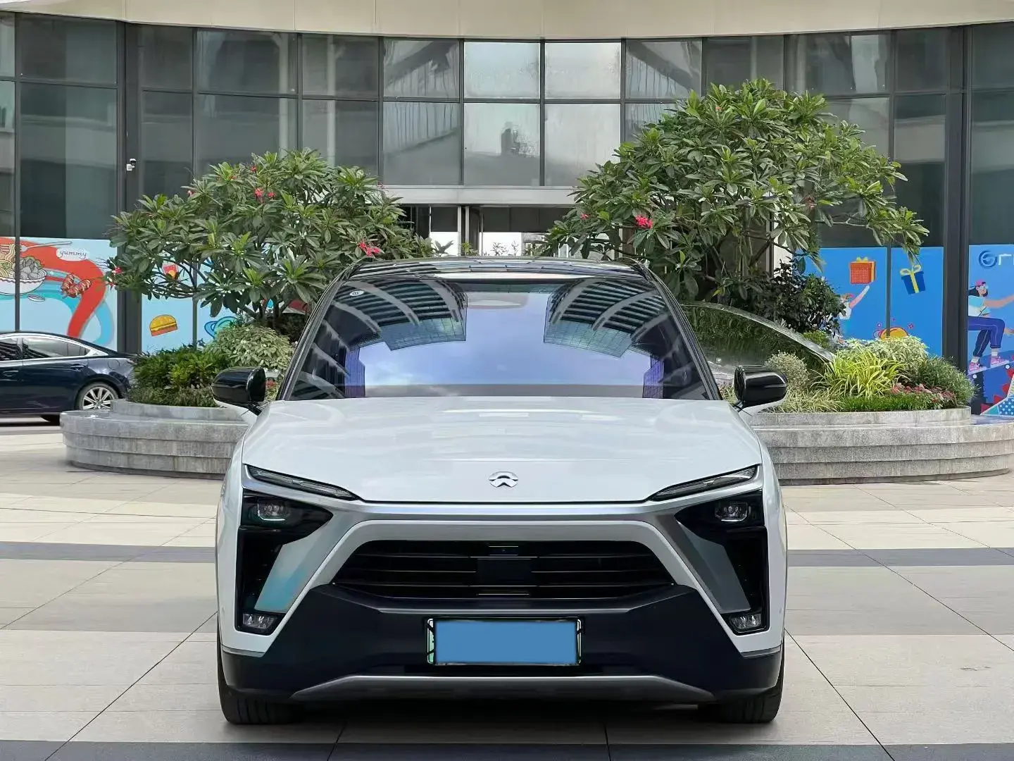 2020 NIO ES8 thumbnail 2