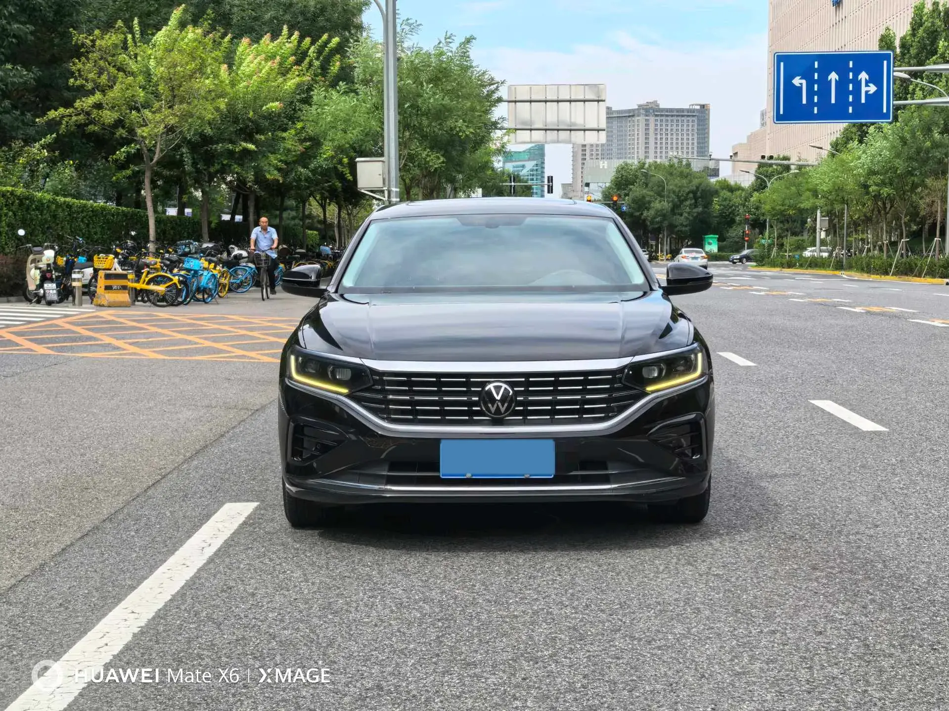 2022 VOLKSWAGEN PASSAT thumbnail 2