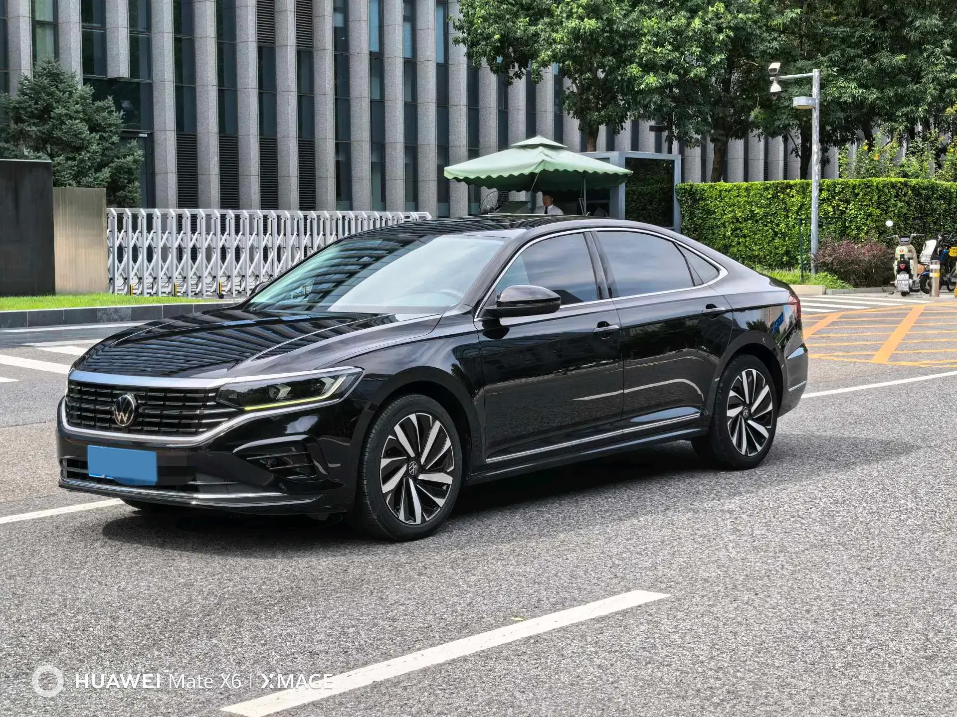 2022 VOLKSWAGEN PASSAT view 1