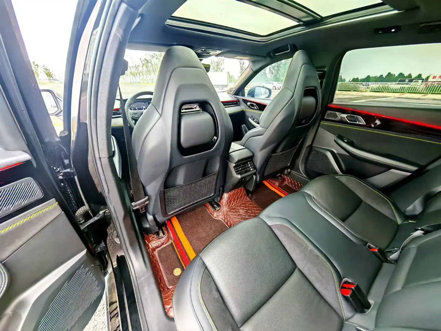 2023 LYNK&CO 03 thumbnail 4