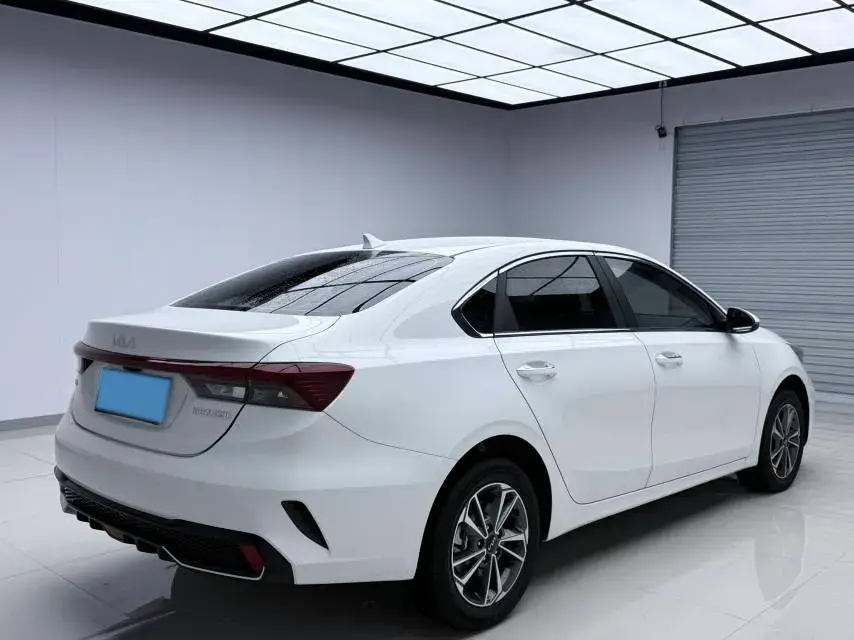 2023 KIA K3 thumbnail 4