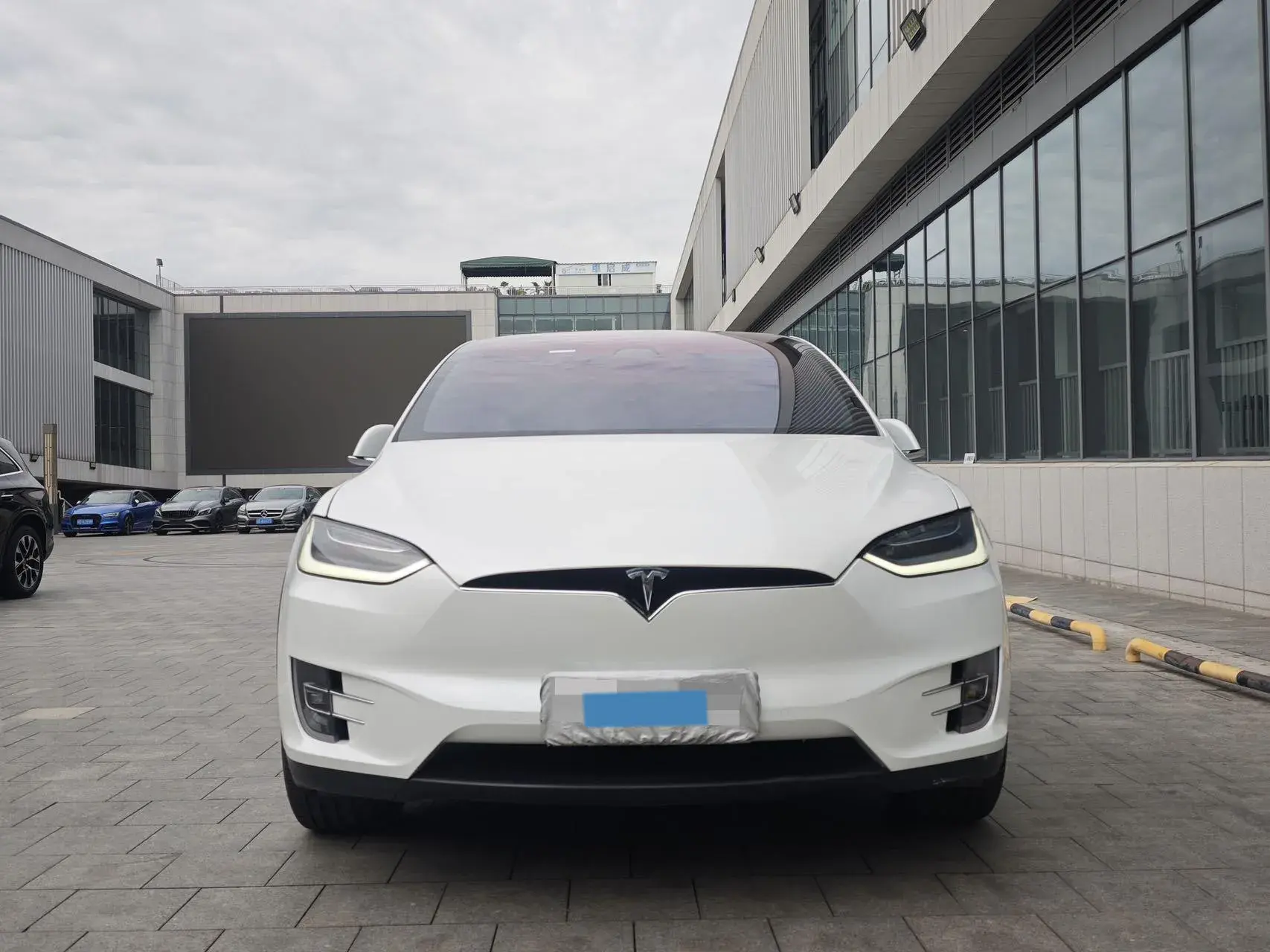 2019 TESLA MODEL thumbnail 2